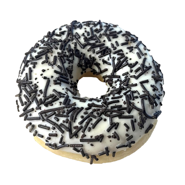 Donut mit dunklen Streuseln, fertig gebacken